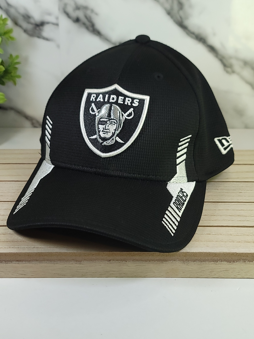 Las Vegas Raiders Black Logo Cap, NFL New Era Style. Fitted M/L - Picture 2 of 8